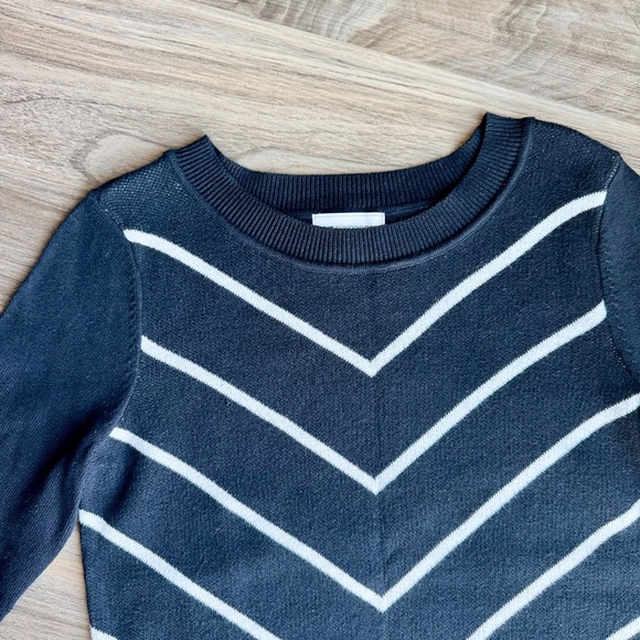 Liz Claiborne Chevron Stripe Sweater Black White Long Sleeve Size S - Picture 3 of 12